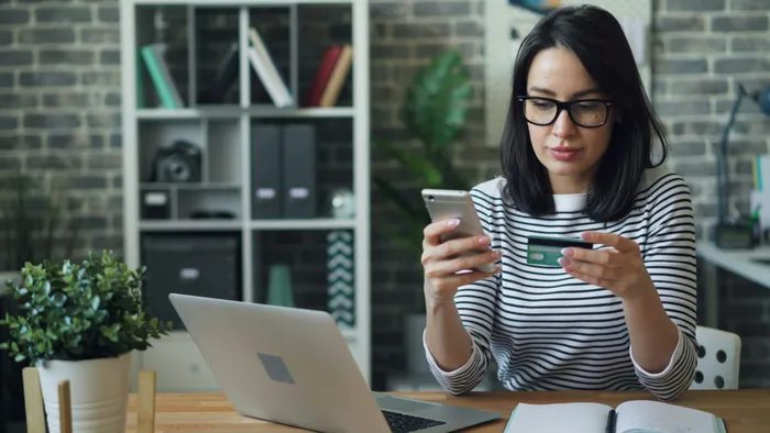 Email de confirmare retur care nu ajunge la client